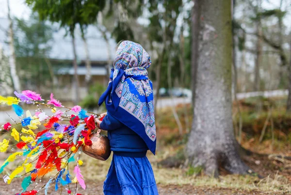 Bambina che celebra la Pasqua — Foto Stock