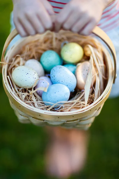 Coloridos huevos de Pascua —  Fotos de Stock