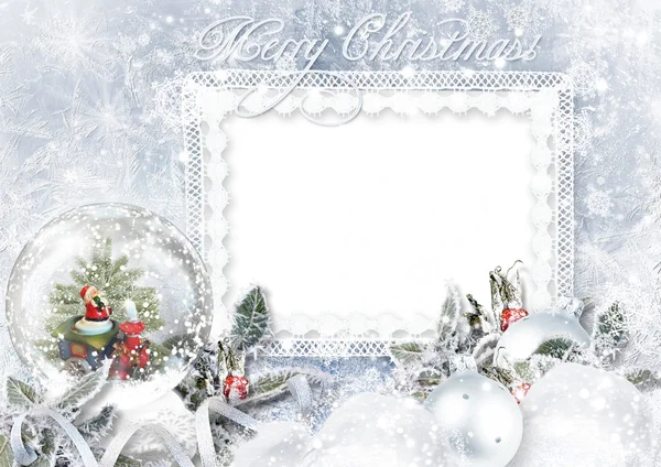 Tarjeta de felicitación con bola de nieve de Navidad — Foto de Stock