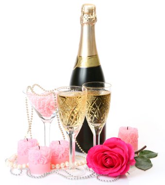 beyaz zemin üzerine şampanya