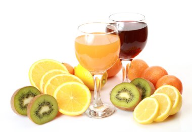 Olgunlaşmış meyve ve suyu içinde gözlük