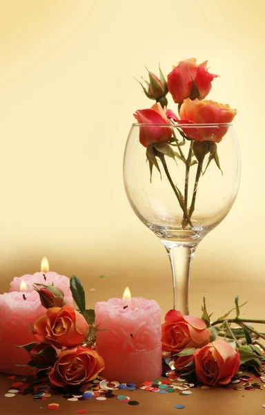 Schöne Blumen Und Kerzen — Stockfoto
