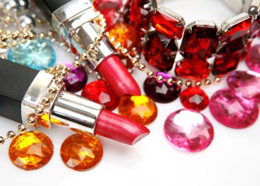 beyaz zemin üzerine Dekoratif kozmetik