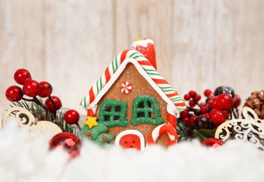 Küçük ev ve Noel süslemeleri