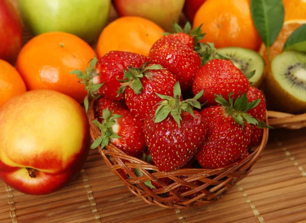 Ώριμες Φράουλες Για Υγιεινή Διατροφή — Φωτογραφία Αρχείου