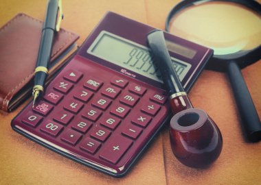 Ofis malzemeleri ve ahşap tüp