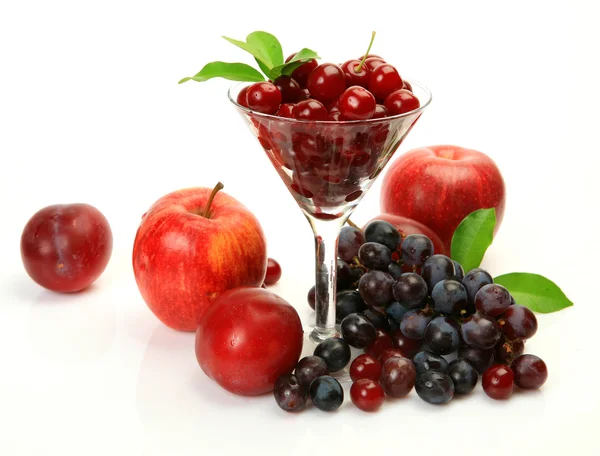 Frutas maduras e bagas — Fotografia de Stock