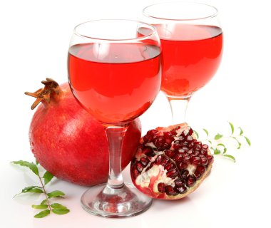 Olgun nar ve meyve suyu