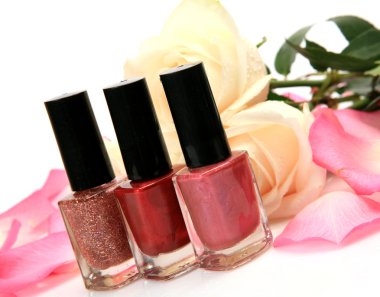 yaprakları gül ve tırnak cilası