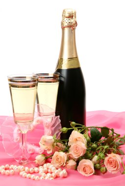 Güzel güller ve şarap