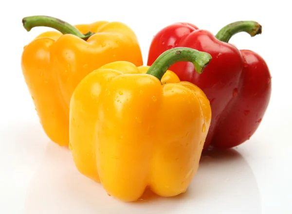 Grupp av färgade paprika — Stockfoto