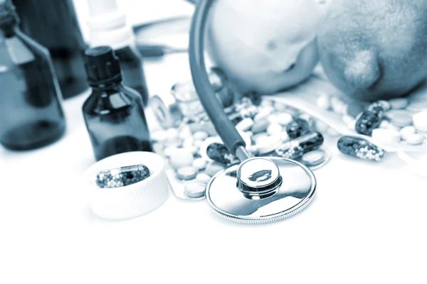 Tabletten zur Behandlung von Krankheiten — Stockfoto