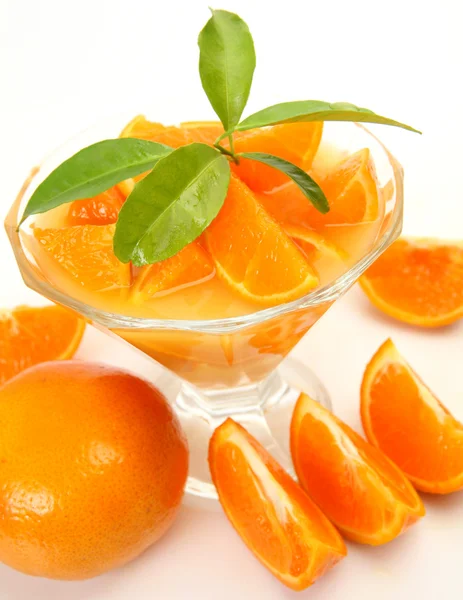 Ripe tangerines and juice — Stock Photo, Image