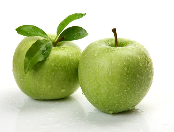 녹색 잘 익은 사과 — 스톡 사진