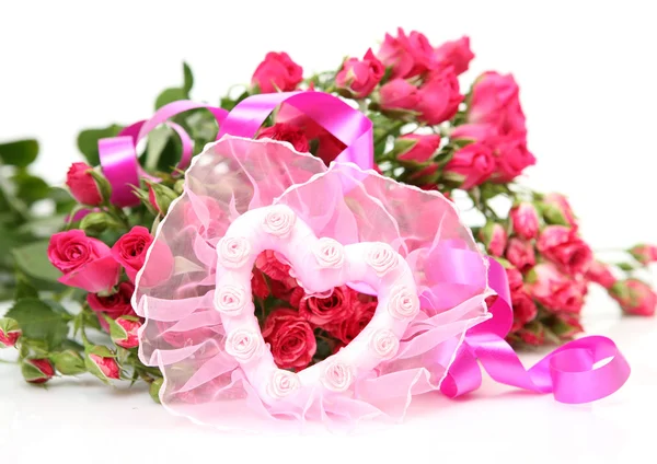 Roze rozen en hart — Stockfoto