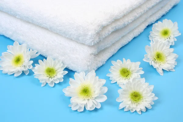 Bath towels with  flowers — Stock Photo, Image