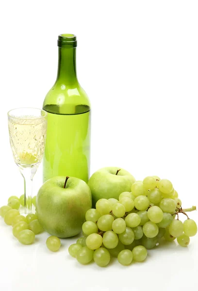 Uvas verdes, maçãs e vinho branco — Fotografia de Stock