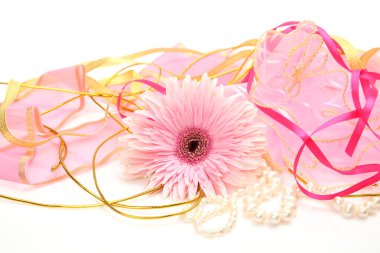 Güzel çiçek ve inci boncuklar