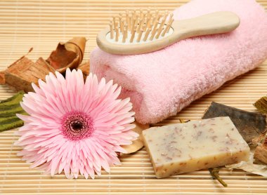 Havlu ve çiçek yakın çekim