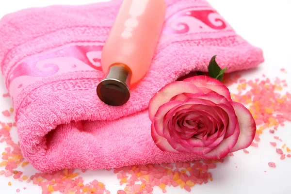 Roze handdoek met lichaam zorg onderwerpen — Stockfoto