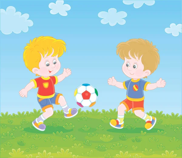 Pequeños Jugadores Fútbol Pateando Una Bola Colores Partido Entrenando Campo Vectores De Stock Sin Royalties Gratis