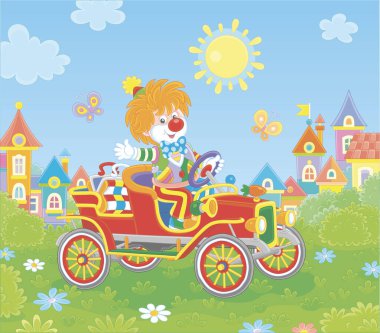 Renkli bir komedi elbisesi içinde, yeşil bir oyun parkında komik bir retro araba süren sevimli, güler yüzlü bir palyaço. Küçük, şirin bir kasabanın yeşil parkında, vektör karikatür çizimi.