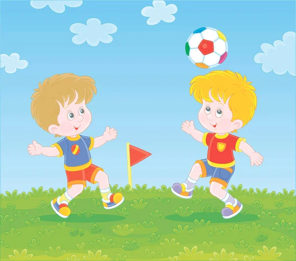 Pequenos Jogadores Futebol Com Uma Bola Colorida Jogo Treinamento Campo — Vetor de Stock