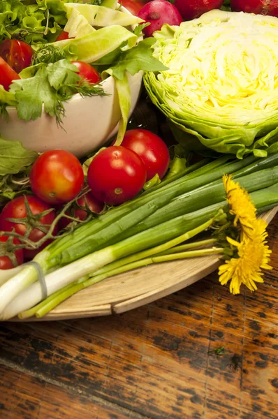 Verdure pronte per cucinare insalata vegetariana — Foto Stock