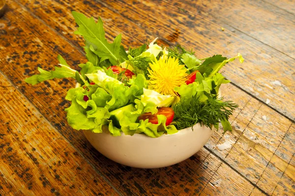 Salade van verse groenten — Stockfoto