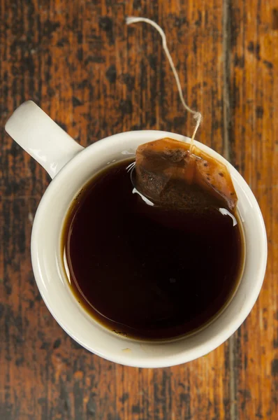 Taza de té en la mesa —  Fotos de Stock