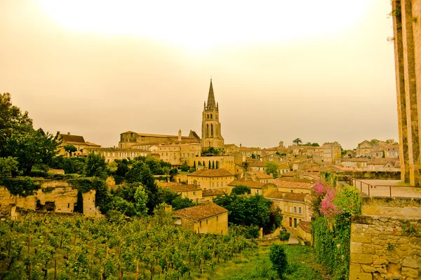 Hermosa ciudad de Saint-Emilion, Francia — Foto de Stock