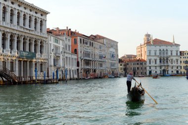 Gondol Venedik, İtalya Grand Canal üzerinde