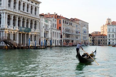 Gondol Venedik, İtalya Grand Canal üzerinde