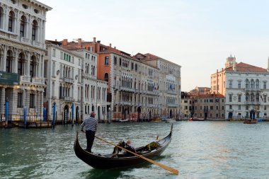 Gondol Venedik, İtalya Grand Canal üzerinde
