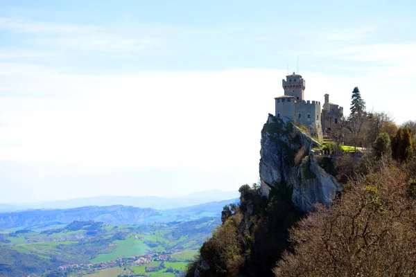 Guaita içinde San-Marino Cumhuriyeti, İtalya Kalesi. Guaita Monte Titano üzerinde inşa üç kule en eski kaledir. — Stok fotoğraf