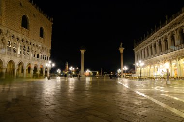 Geceleri San Marco Meydanı 
