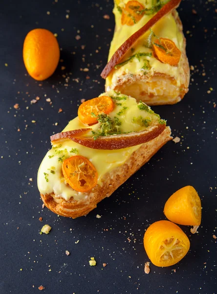 Squisita crema dolce eclair — Foto Stock