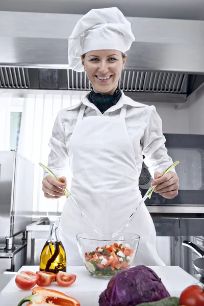 Vrouw chef-kok — Stockfoto