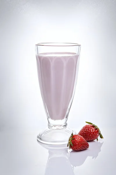 Çilekli milkshake — Stok fotoğraf