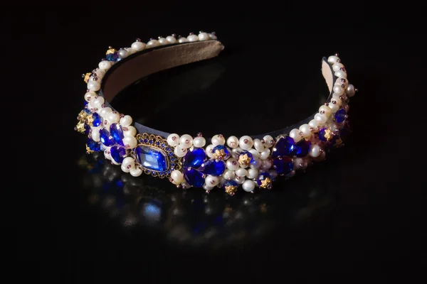 Büyük taşlarla diadem. Mücevherat. — Stok fotoğraf