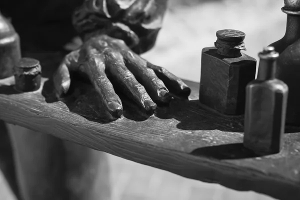 Vladimir city, Russia. Fragment of sculpture pharmacist — Stock Photo, Image