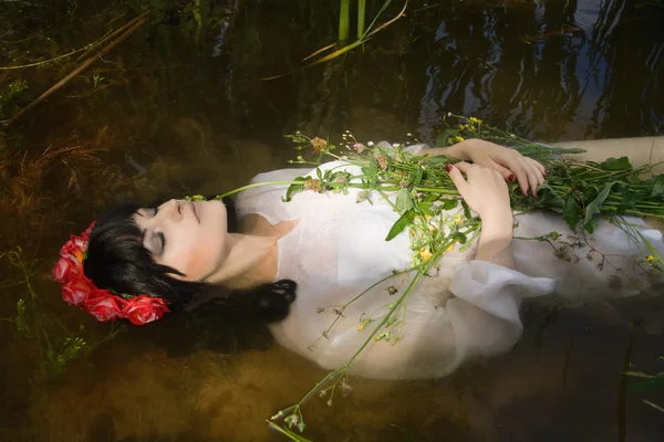 青年淹死的女人 — 图库照片