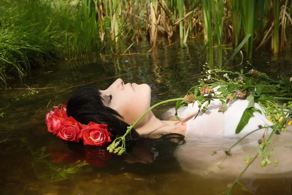 青年淹死的女人 — 图库照片