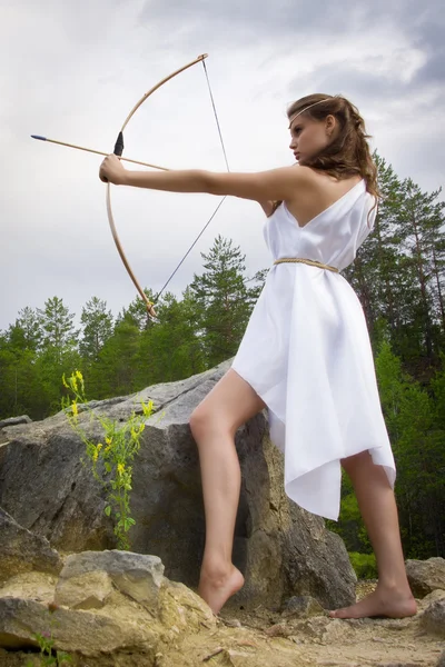 Jovem tiro com arco menina — Fotografia de Stock