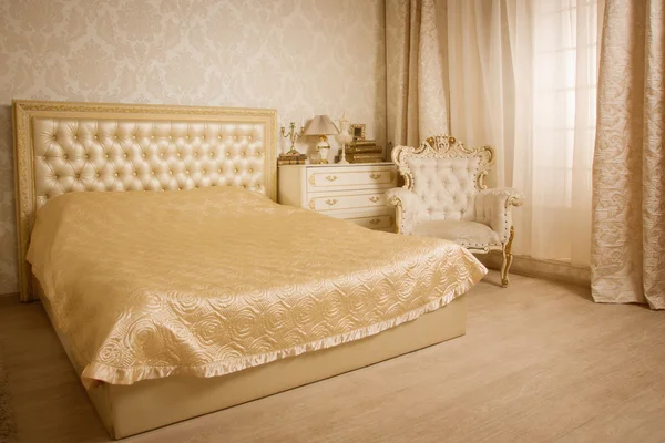Спальня в винтажном стиле — стоковое фото