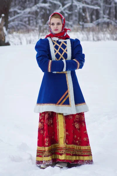 Russian beauty woman in traditional clothes — Stock Photo, Image