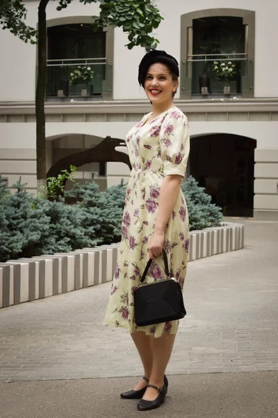 Very beautiful soviet girl in retro style is on the Moscow stree — Stock Photo, Image