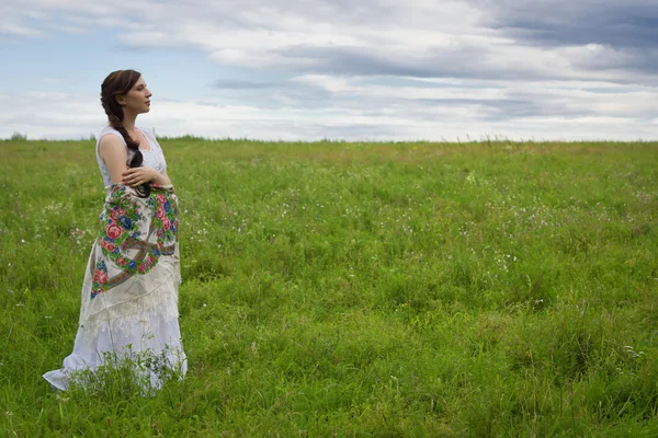 밀밭에서 러시아 여자 — 스톡 사진