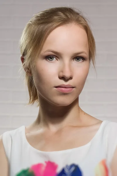Headshot portrait of the young girl — Stock Photo, Image
