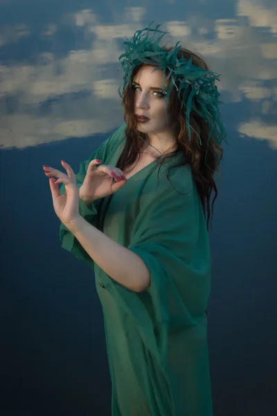 Sereia no lago da floresta — Fotografia de Stock